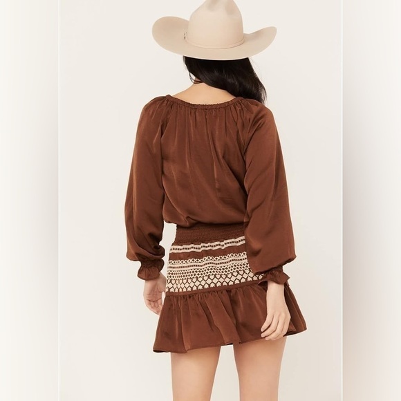 SHYANNE WOMEN'S DARK BROWN SATIN PEASANT DRESS SZ M - Picture 9 of 9